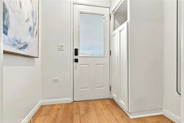 351 W Elm Avenue, Burbank, CA 91506