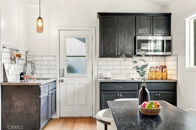 351 W Elm Avenue, Burbank, CA 91506