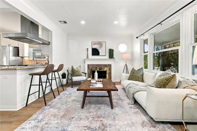 351 W Elm Avenue, Burbank, CA 91506