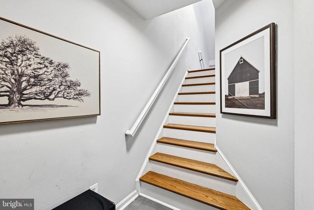26084 LANDS END DR, Chantilly, VA 20152