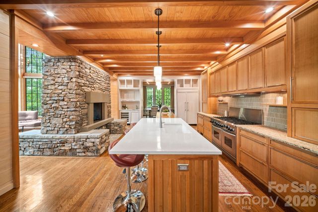 85 Chauncey Circle, Asheville, NC 28803
