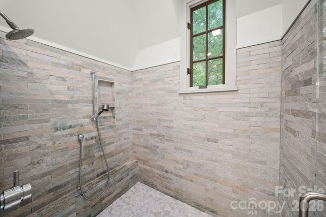 85 Chauncey Circle, Asheville, NC 28803