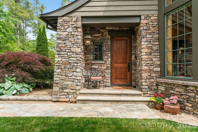 85 Chauncey Circle, Asheville, NC 28803