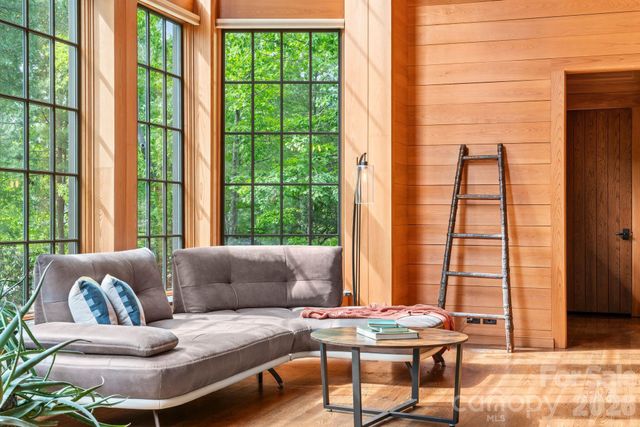 85 Chauncey Circle, Asheville, NC 28803