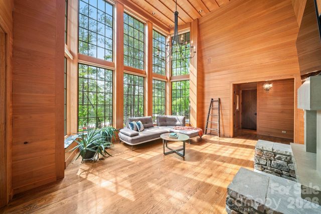 85 Chauncey Circle, Asheville, NC 28803