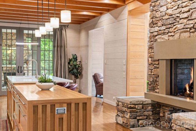 85 Chauncey Circle, Asheville, NC 28803