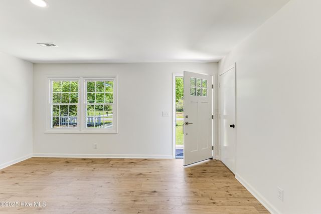 150 Willetts Drive, Southport, NC 28461