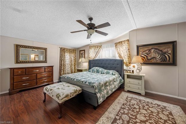 214 Riverwood RD, Naples, FL 34114