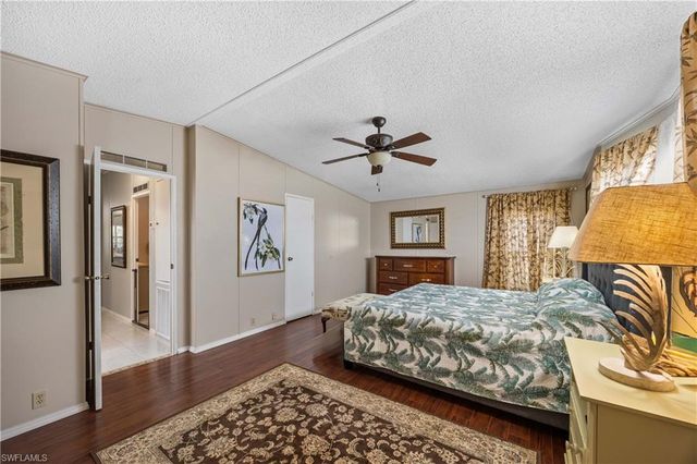 214 Riverwood RD, Naples, FL 34114