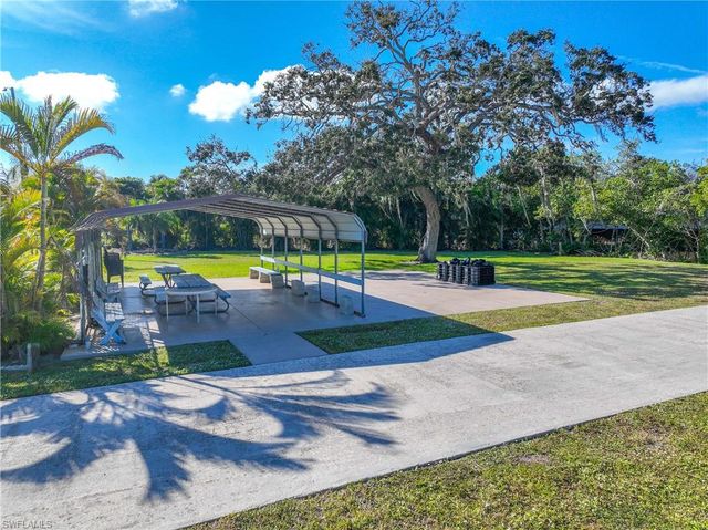 214 Riverwood RD, Naples, FL 34114