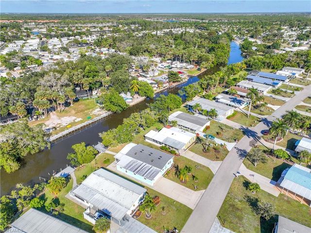 214 Riverwood RD, Naples, FL 34114