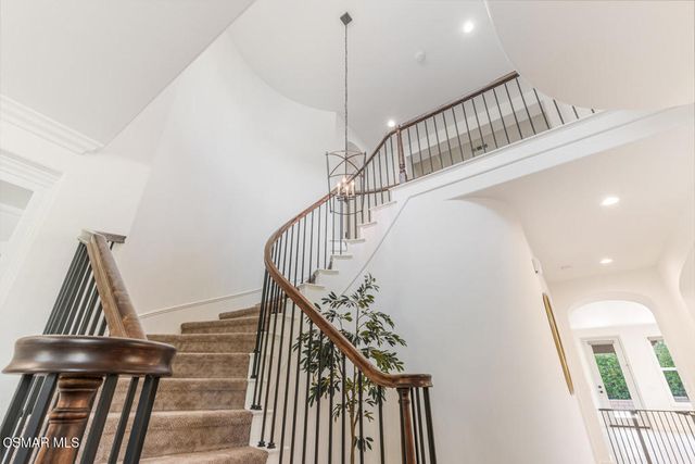 551 Running Creek Court, Simi Valley, CA 93065