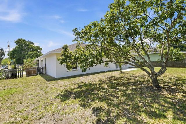 1812 34TH AVENUE E, Bradenton, FL 34208