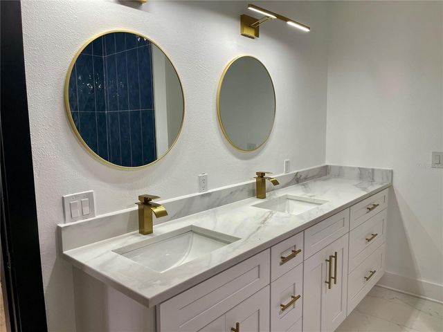 2118 S VENUS STREET, Tampa, FL 33629