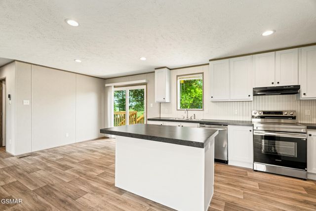 147 Hill Loop Rd, Madisonville, TN 37354
