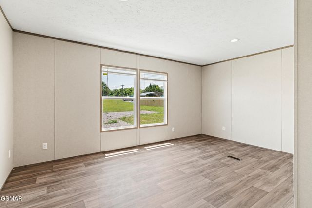 147 Hill Loop Rd, Madisonville, TN 37354