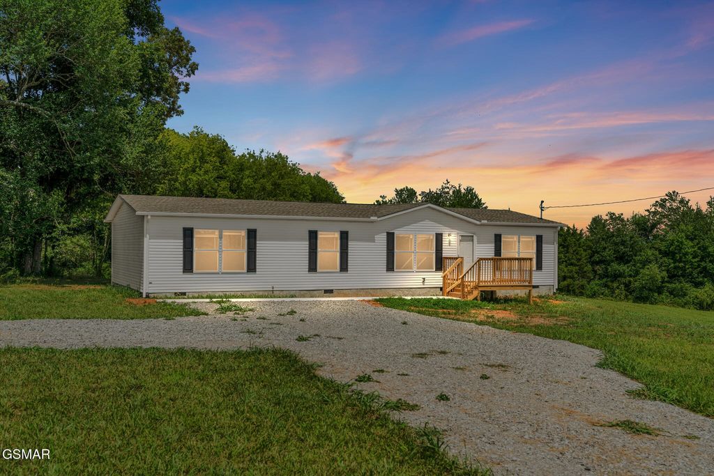 147 Hill Loop Rd, Madisonville, TN 37354