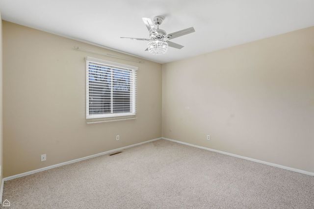 409 KENSINGTON Drive, Mchenry, IL 60050