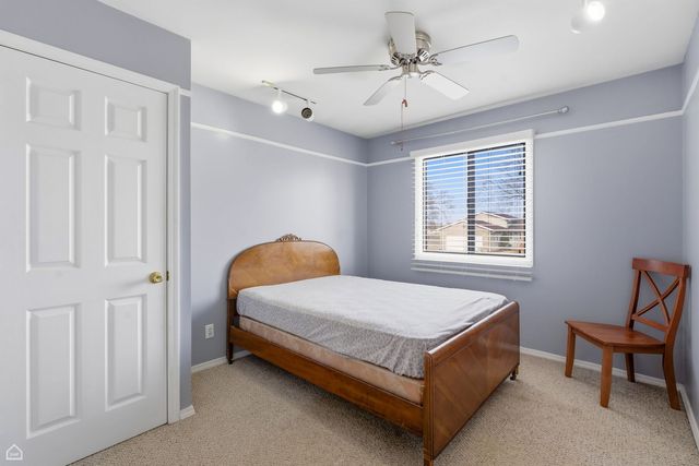 409 KENSINGTON Drive, Mchenry, IL 60050