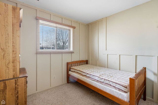 409 KENSINGTON Drive, Mchenry, IL 60050