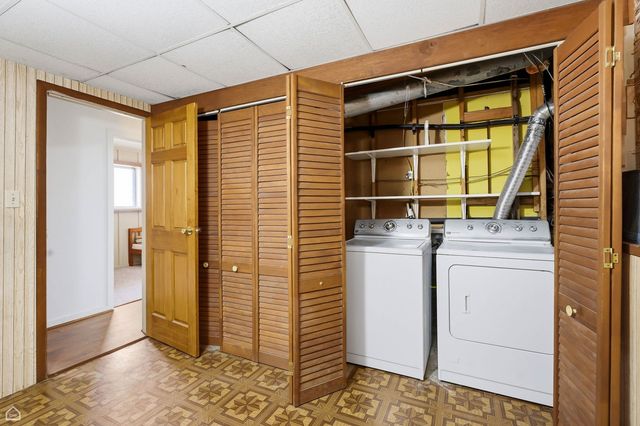 409 KENSINGTON Drive, Mchenry, IL 60050