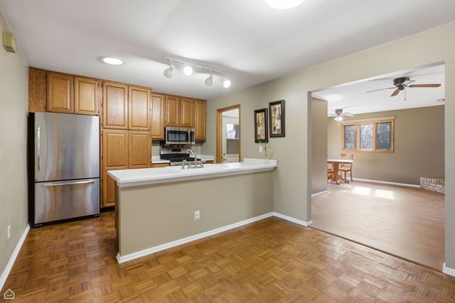 409 KENSINGTON Drive, Mchenry, IL 60050