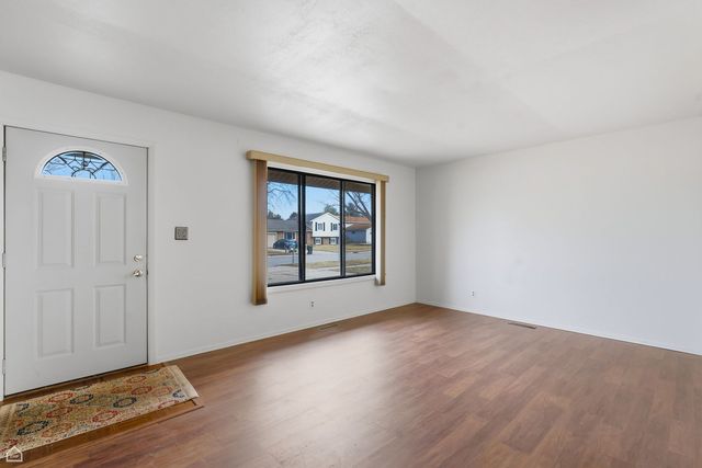 409 KENSINGTON Drive, Mchenry, IL 60050