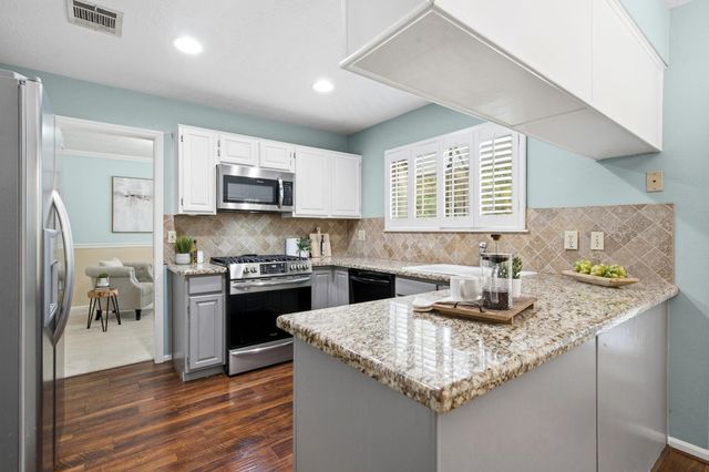 4423 Echo Falls Drive, Kingwood, TX 77345