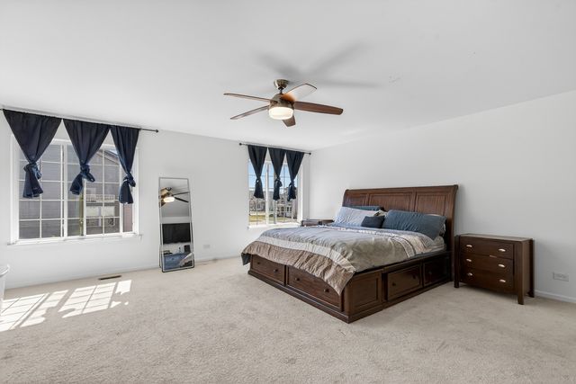 359 W Asbury Drive, Round Lake, IL 60073