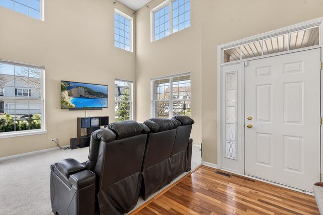 359 W Asbury Drive, Round Lake, IL 60073