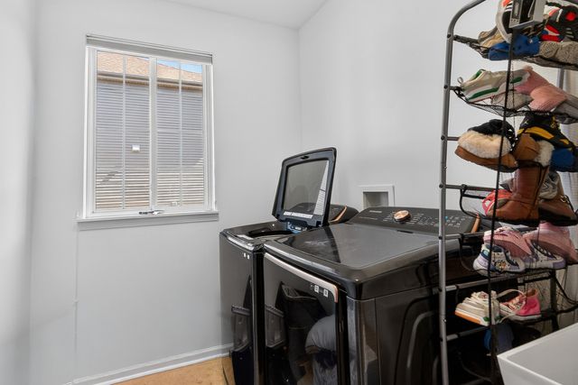 359 W Asbury Drive, Round Lake, IL 60073