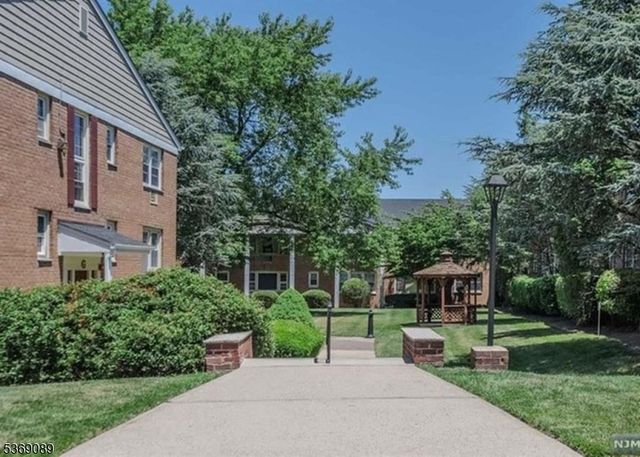 605 Grove St, Clifton City, NJ 07013