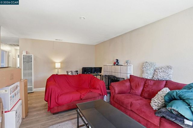 322 E Tregallas Rd, Antioch, CA 94509