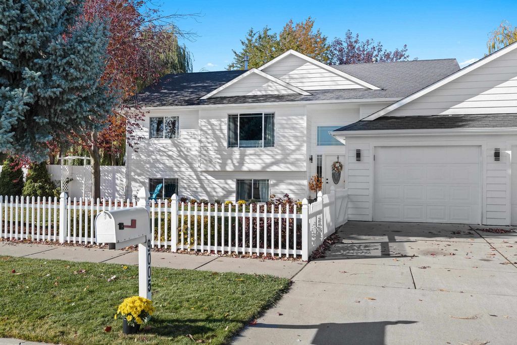 9005 N Dorset Rd, Spokane, WA 99208