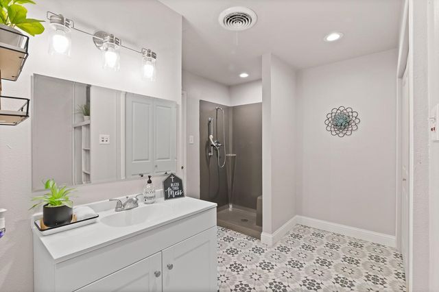 423 E Morton Street, Denison, TX 75021