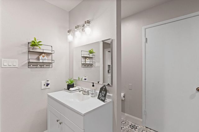 423 E Morton Street, Denison, TX 75021