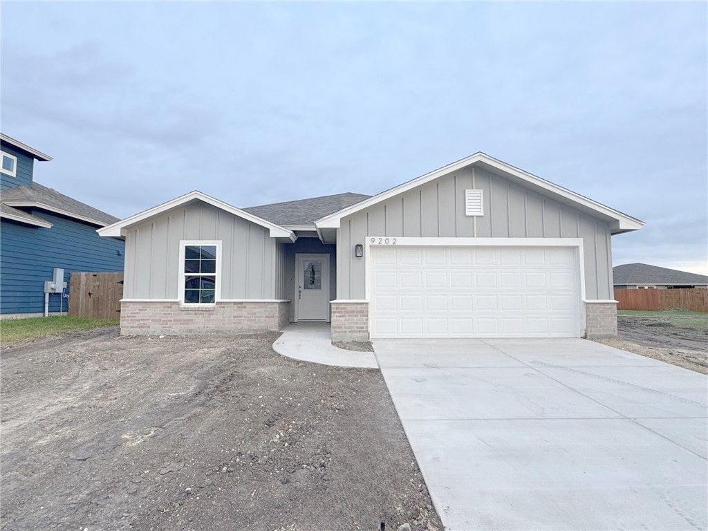 9202 Neesa Dr, Corpus Christi, TX 78410