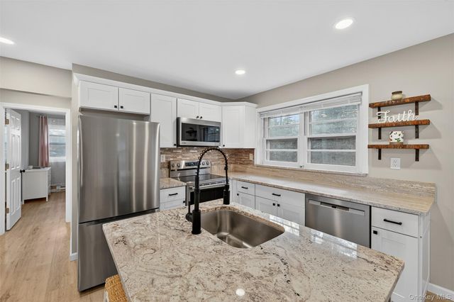 34 Round Hill Road, Walden, NY 12586