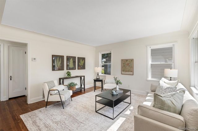 2433 Dallas Avenue, Royal Oak, MI 48067