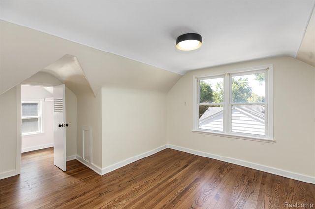 2433 Dallas Avenue, Royal Oak, MI 48067