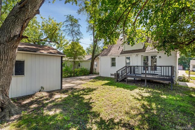 2433 Dallas Avenue, Royal Oak, MI 48067