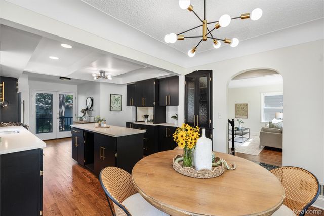 2433 Dallas Avenue, Royal Oak, MI 48067