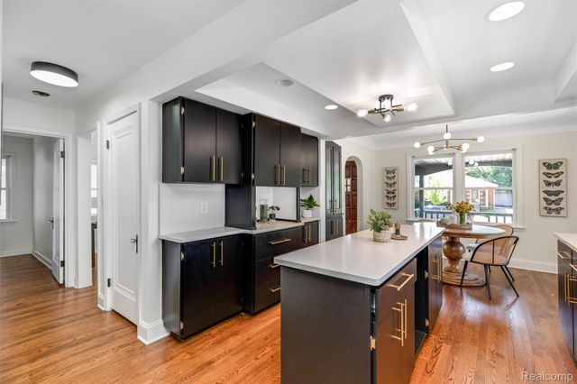 2433 Dallas Avenue, Royal Oak, MI 48067