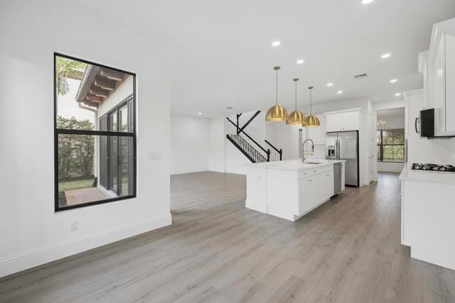 6020 Curie Place, Palm Beach Gardens, FL 33418