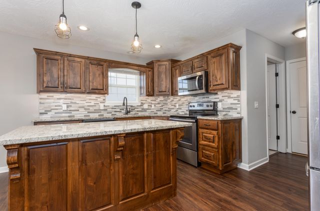 1929 W Springdale Street, Springfield, MO 65803