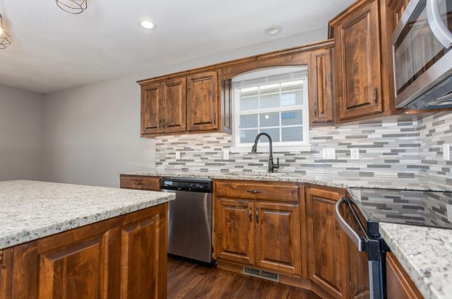 1929 W Springdale Street, Springfield, MO 65803