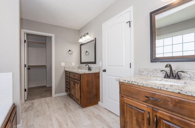 1929 W Springdale Street, Springfield, MO 65803