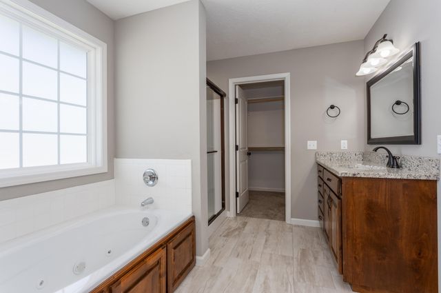 1929 W Springdale Street, Springfield, MO 65803