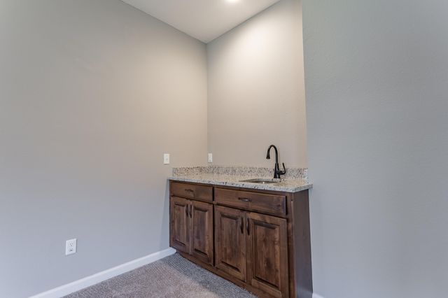 1929 W Springdale Street, Springfield, MO 65803