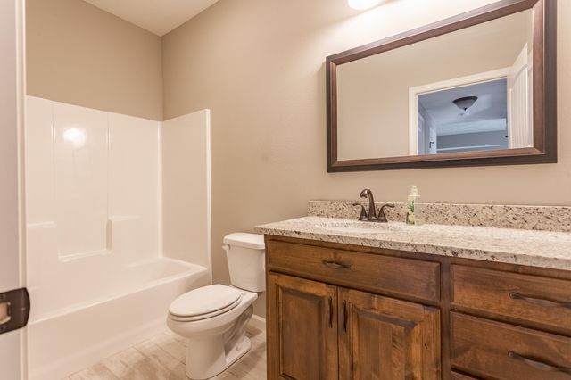 1929 W Springdale Street, Springfield, MO 65803